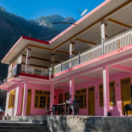 Chojh Inn Cafe & Homestay Kasol Esterno foto