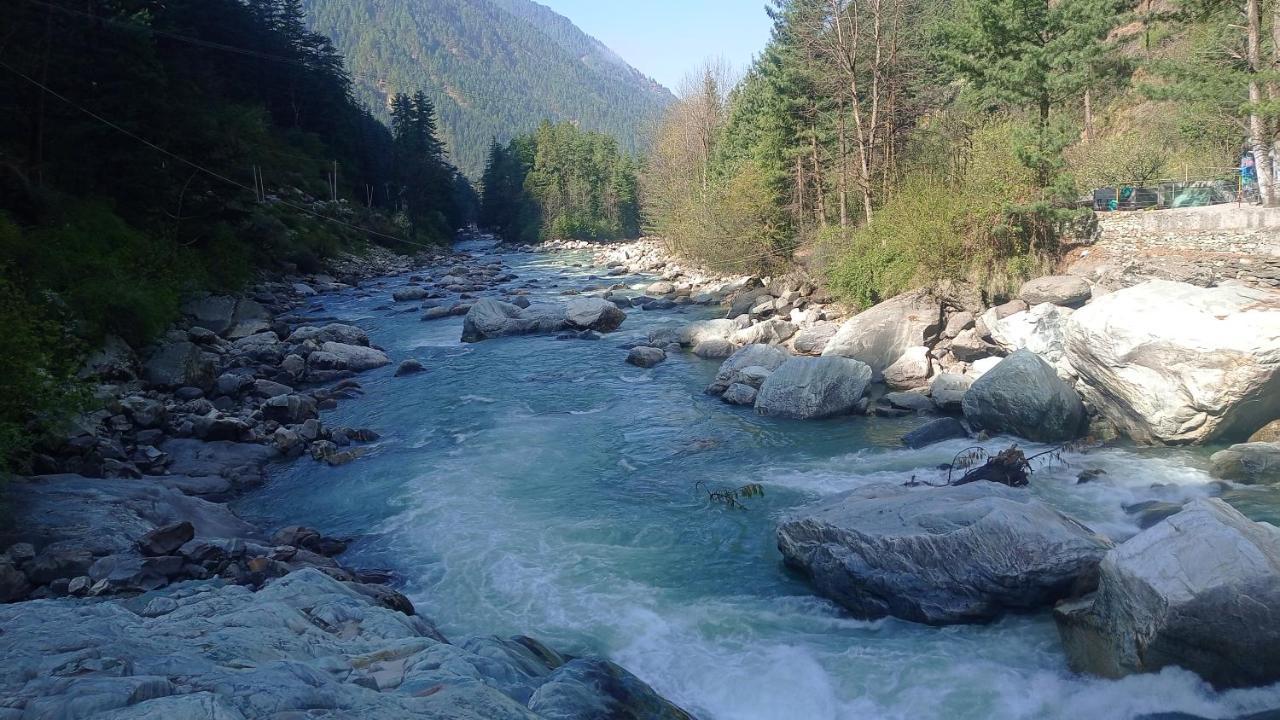 Chojh Inn Cafe & Homestay Kasol Esterno foto
